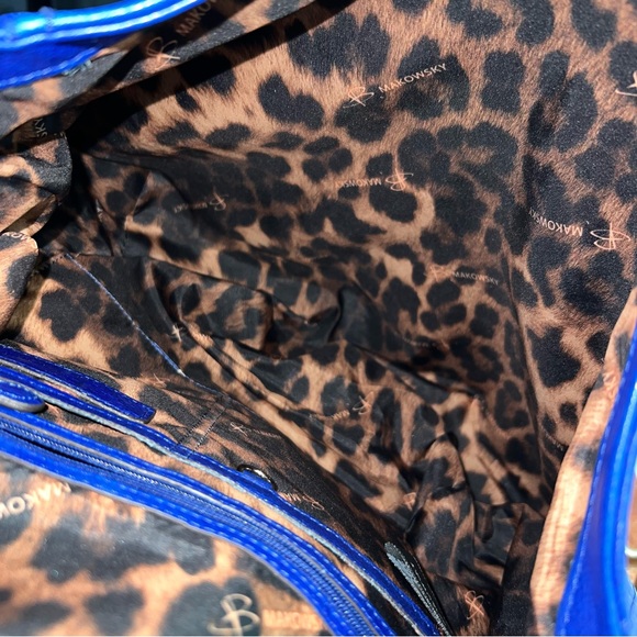 B. Makowsky Blue Genuine Leather Crossbody Shoulder Bag Studded Leopard Lining - Picture 5 of 15